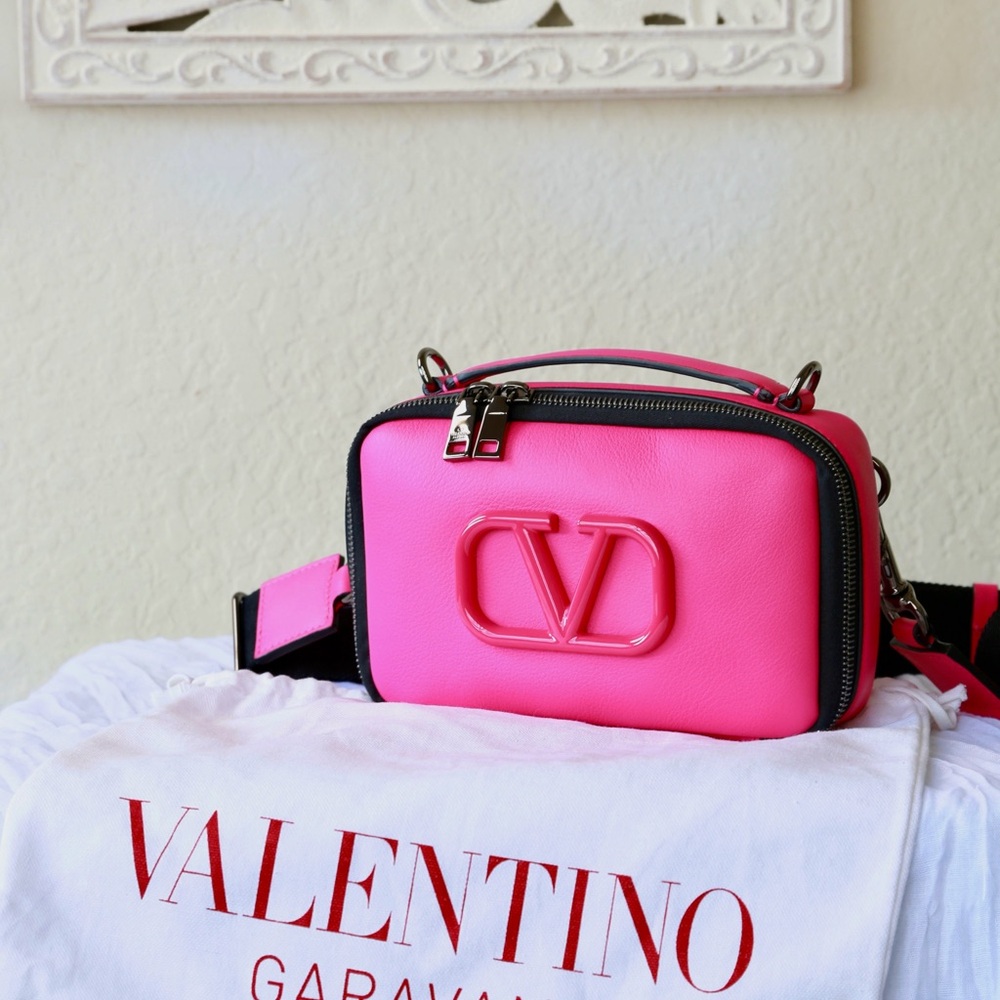 Authentic Valentino Garavani Pink VLogo Camera Bag